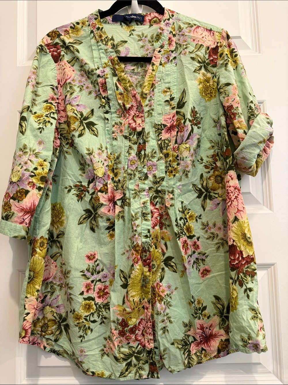 Denim 24/7 Navy Floral Mint Green button down Vneck Top